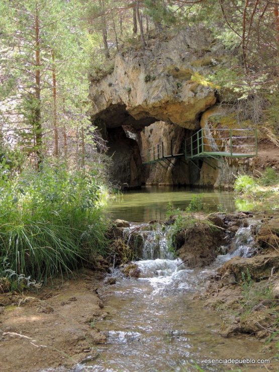 Ruta por el Cañón del Río Blanco de Calomarde